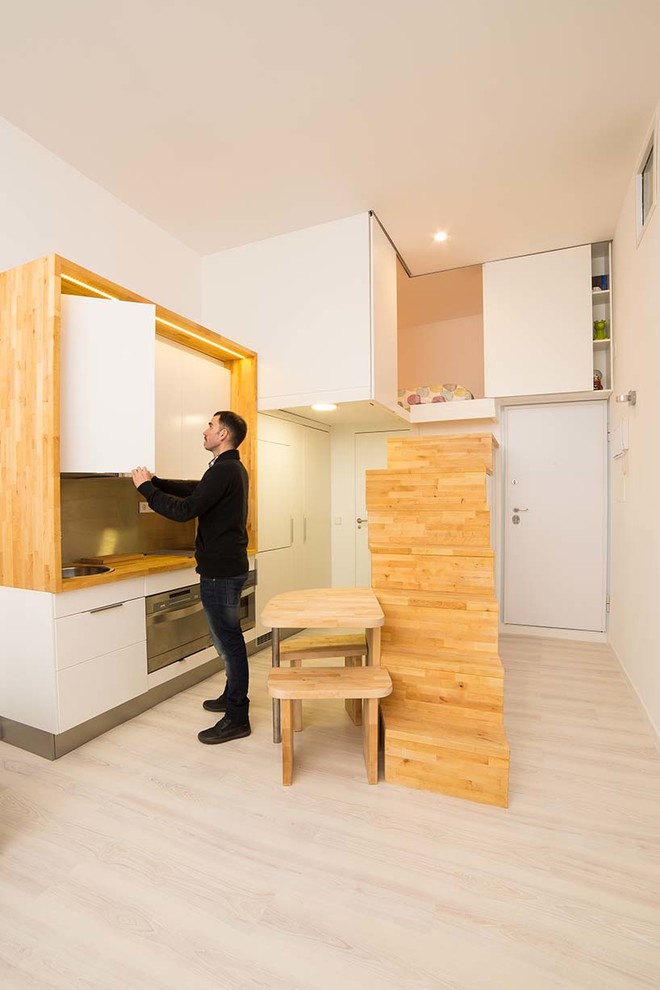 Houzz Испания: 28-метровый лофт с функциональной лестницей