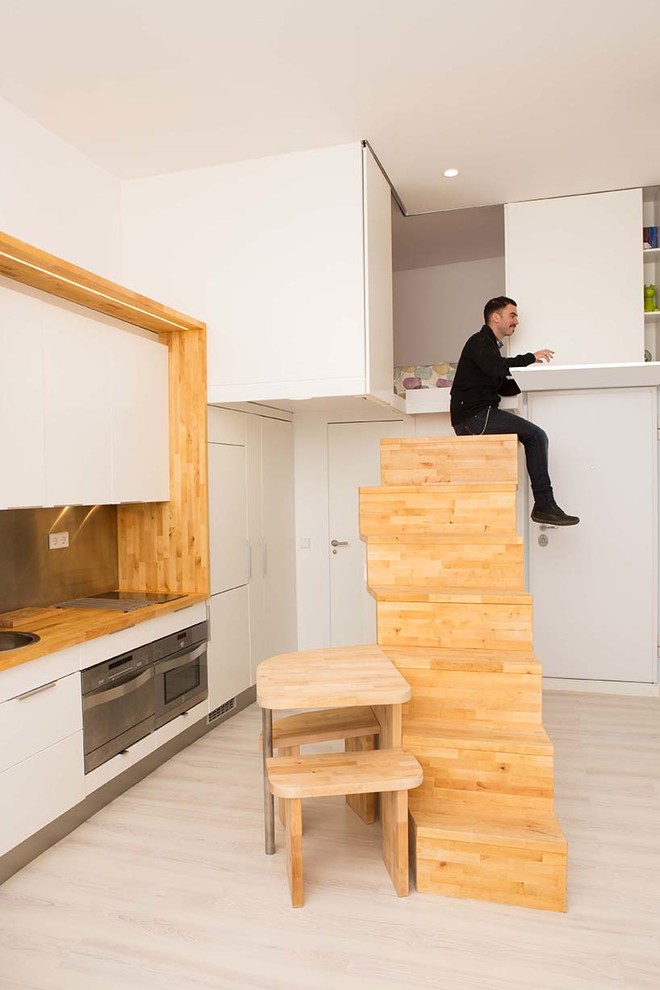 Houzz Испания: 28-метровый лофт с функциональной лестницей