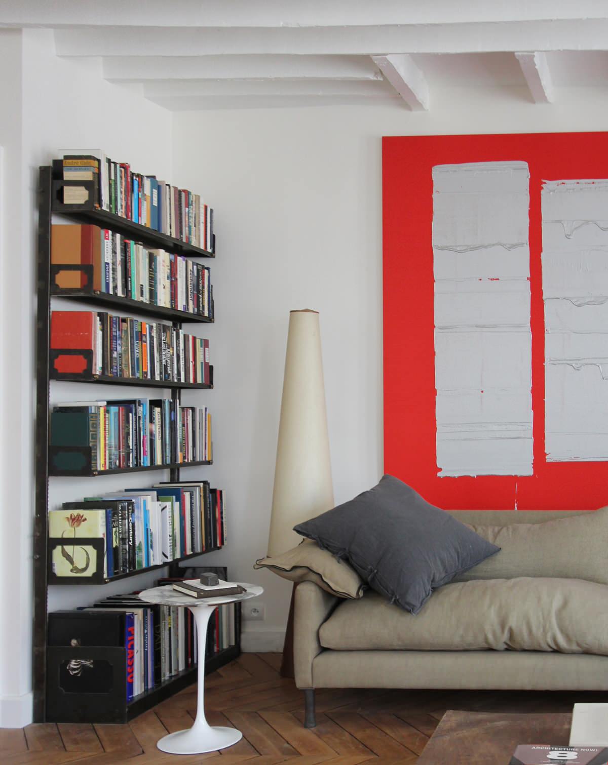 Проблема: высокий потолок в комнате-колодце