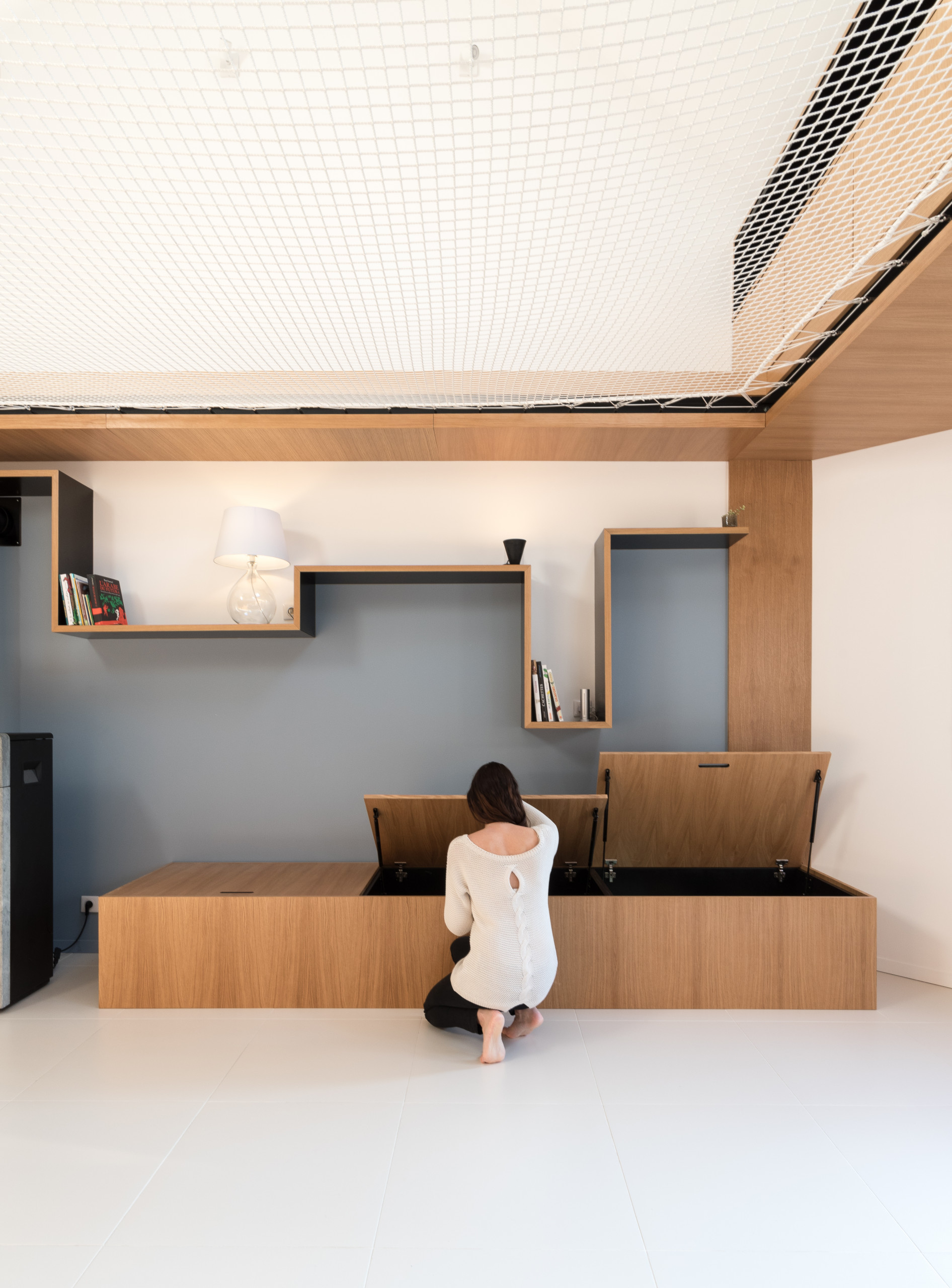 До и после:  Минималистичный дом с сеткой-гамаком во Франции