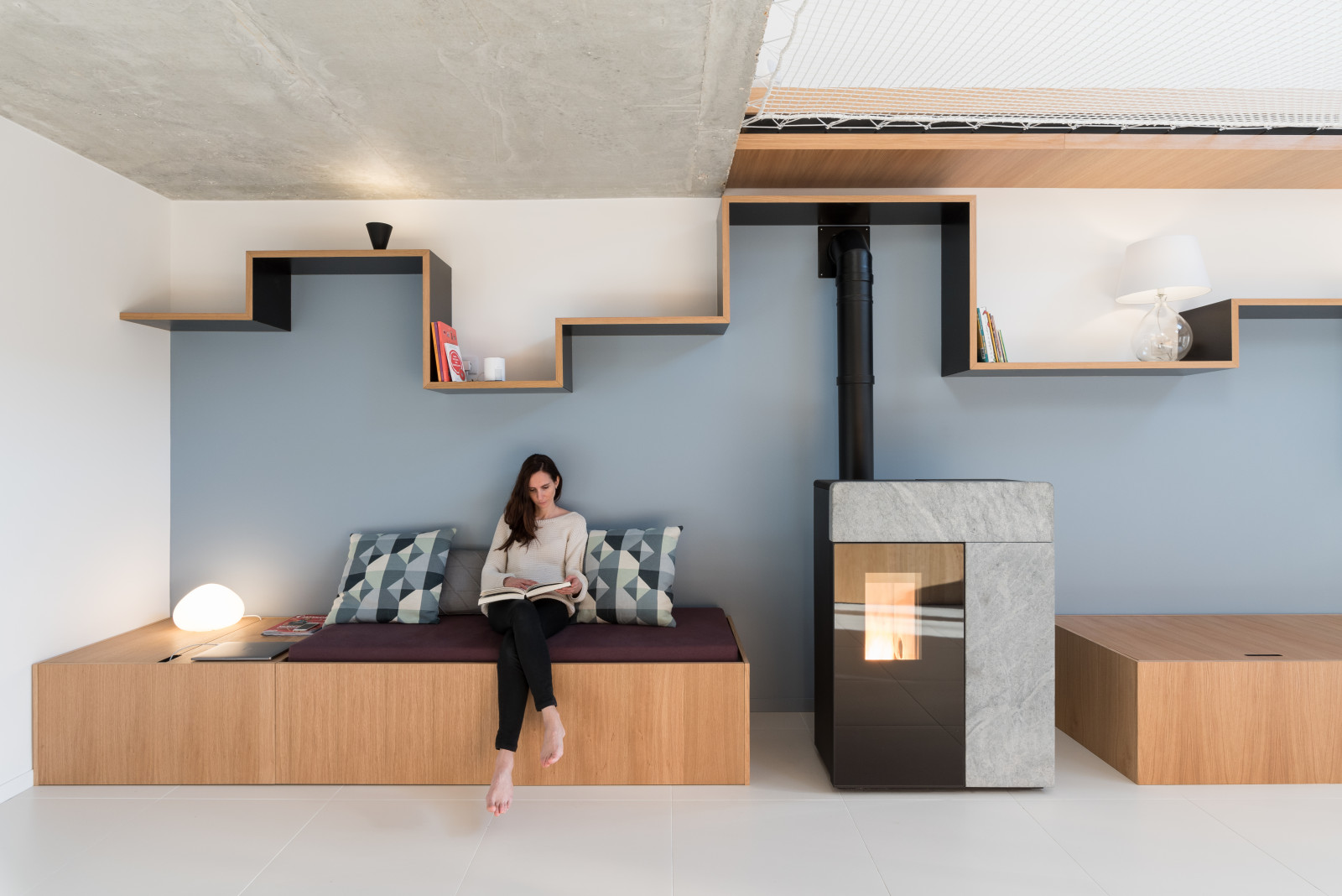 До и после:  Минималистичный дом с сеткой-гамаком во Франции