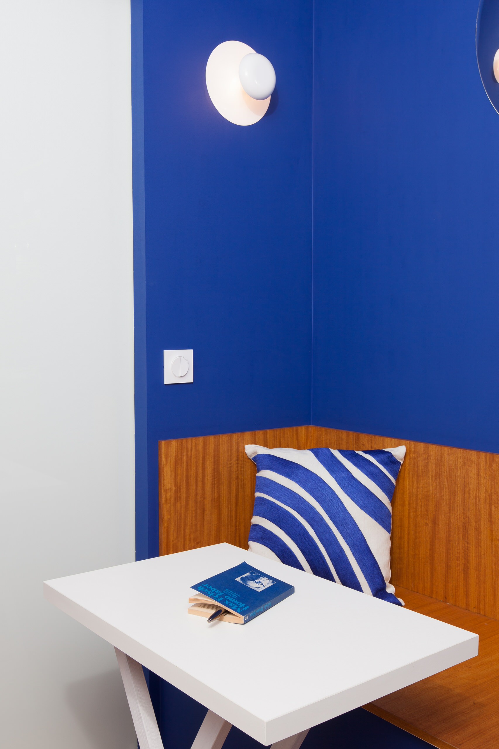 Houzz Франция: Преображение старой комнаты для прислуги площадью 8 кв.м