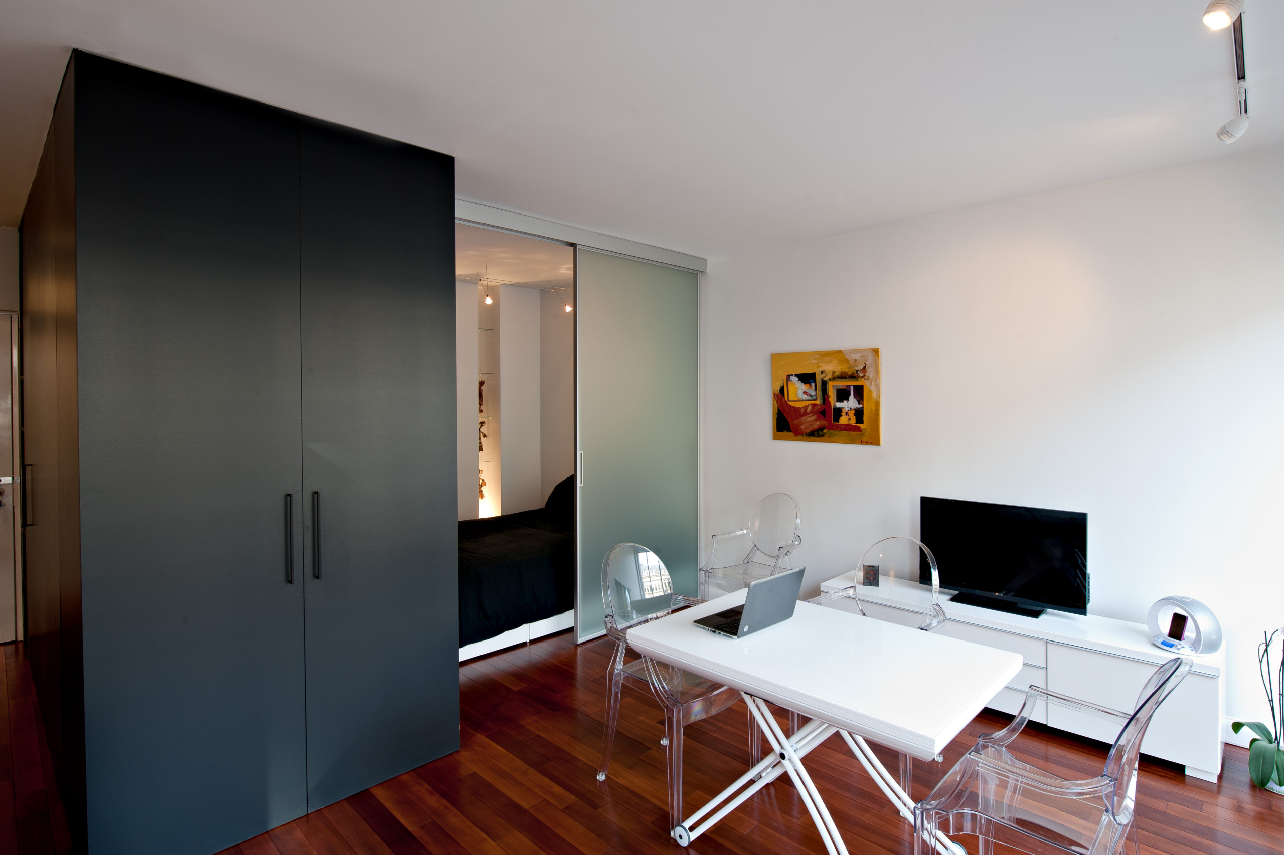 Невидимки: 7 кухонь, которые играют в прятки