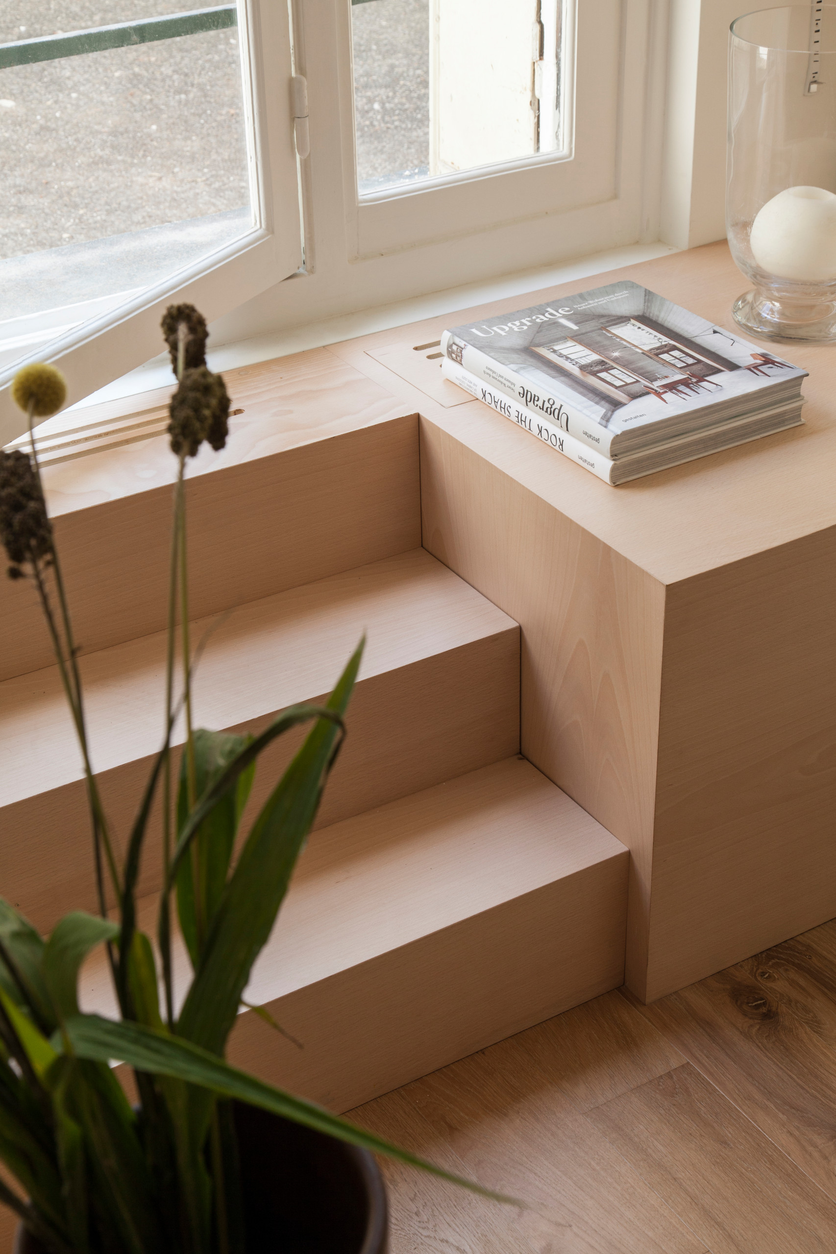 До и после: Оттенки терракоты в небольшой парижской квартире