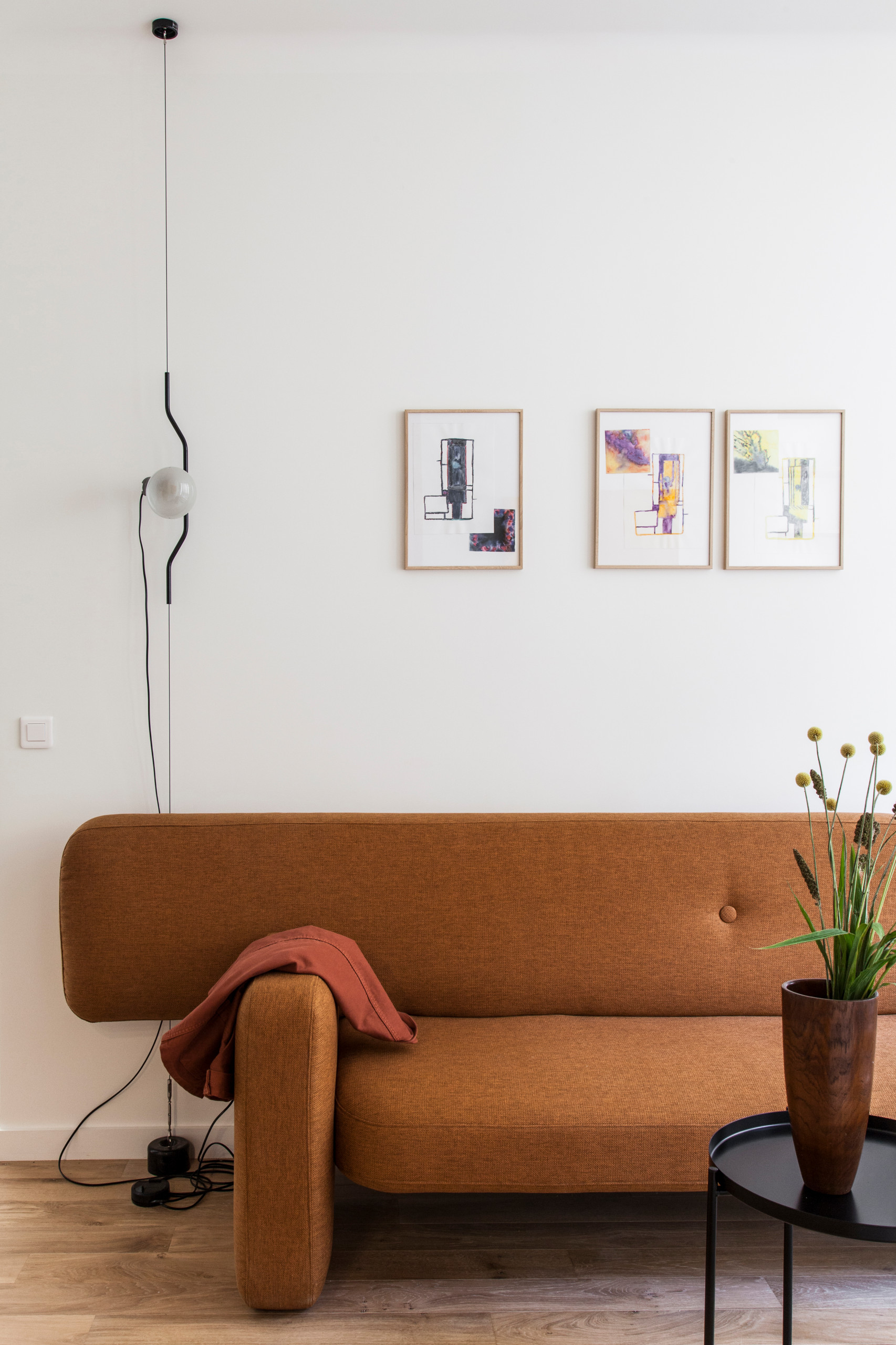 До и после: Оттенки терракоты в небольшой парижской квартире