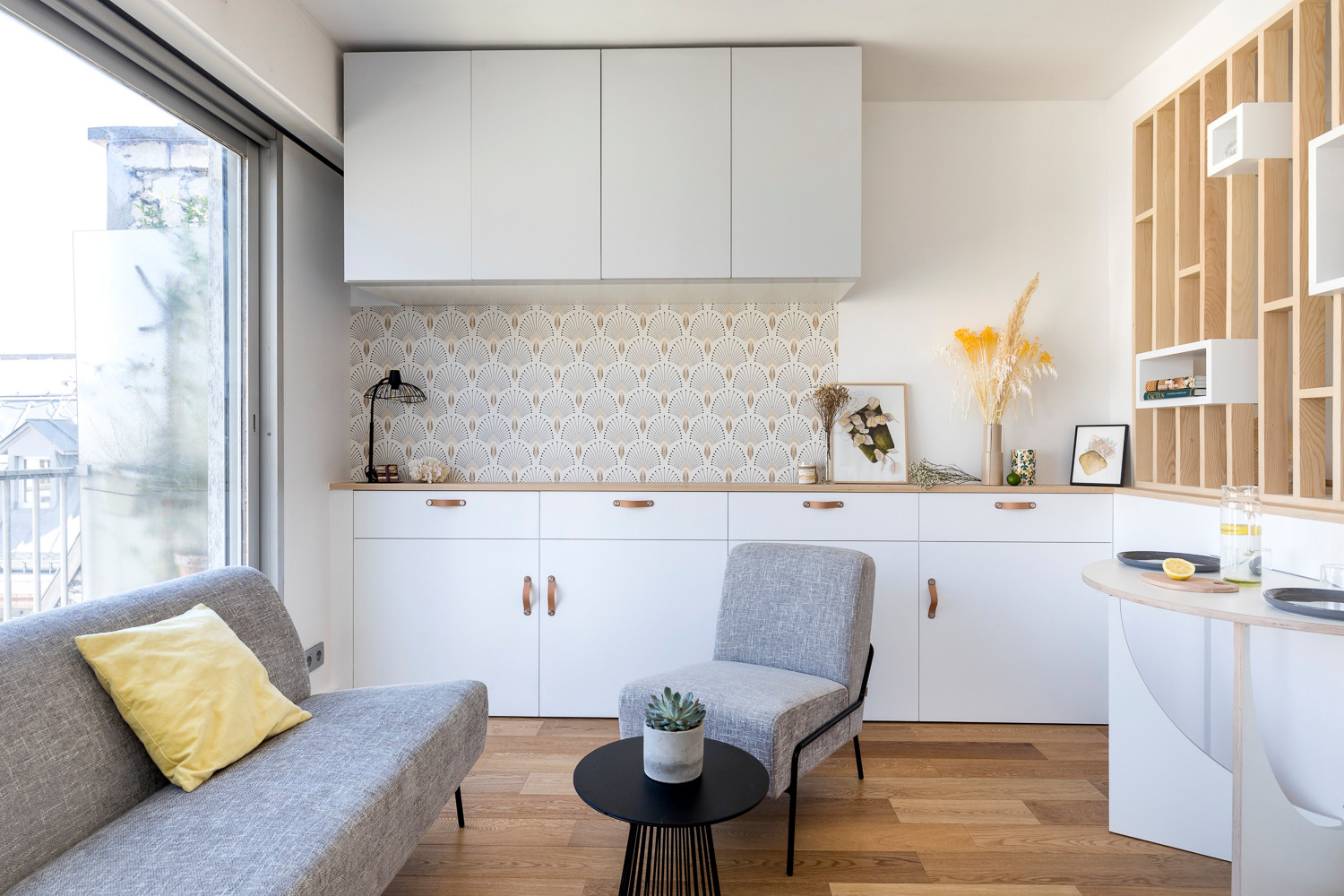 До и после: Студия 30 кв.м со спрятанным столом в Париже