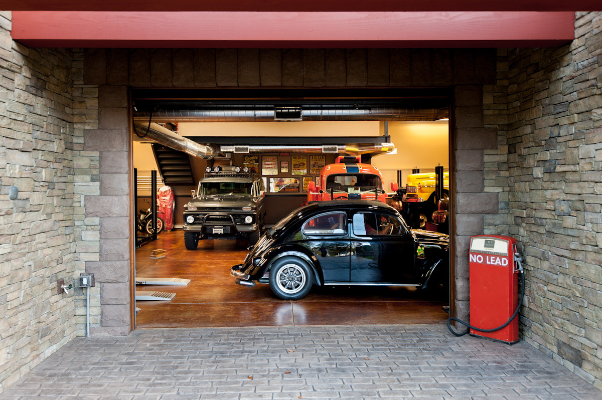 Хороший вопрос: Где парковать машину на даче?