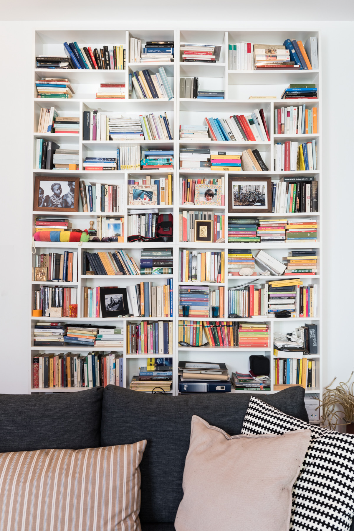 Houzz Италия: Римская квартира, соразмерная еде и книгам