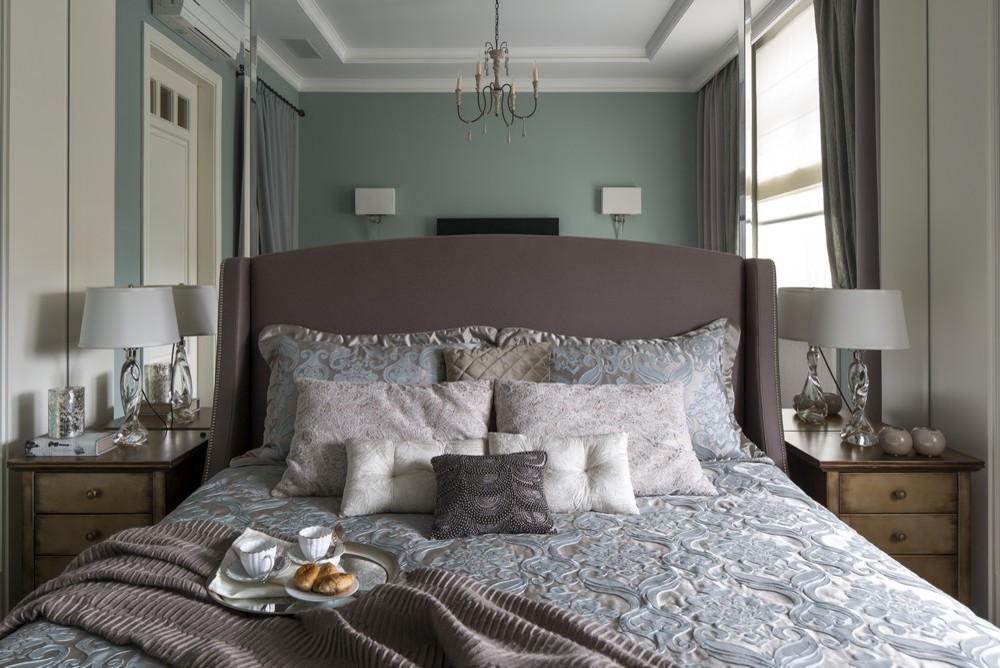 Houzz тур: Квартира в «сталинке» с зеркалами и симметрией