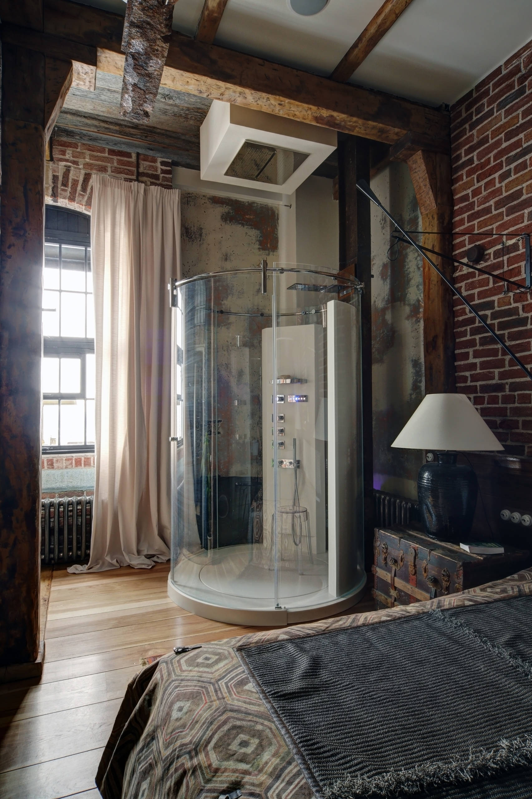 Houzz тур: Рояль, камин и боксерская груша в московском лофте