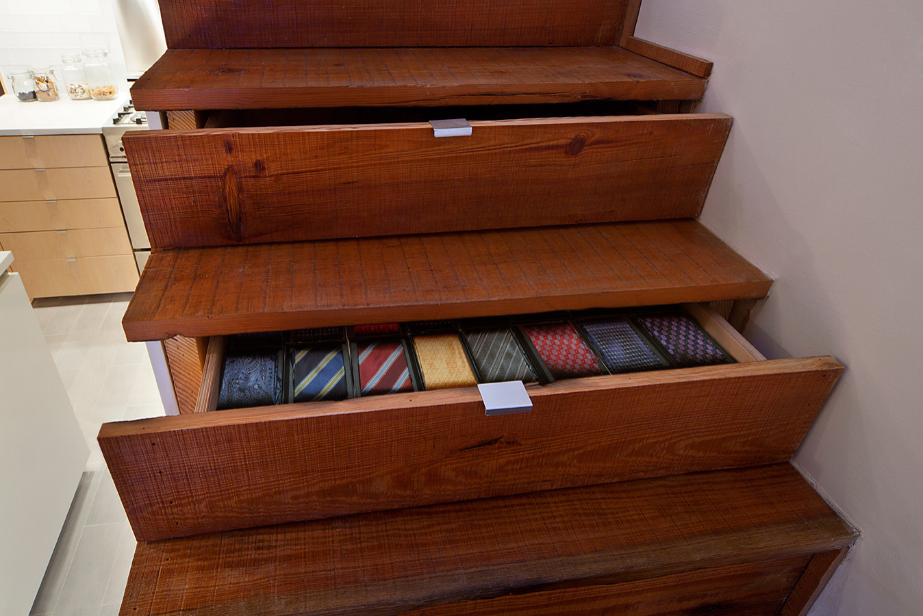 Houzz США: Лофт на Манхэттене с колонной и старым деревом