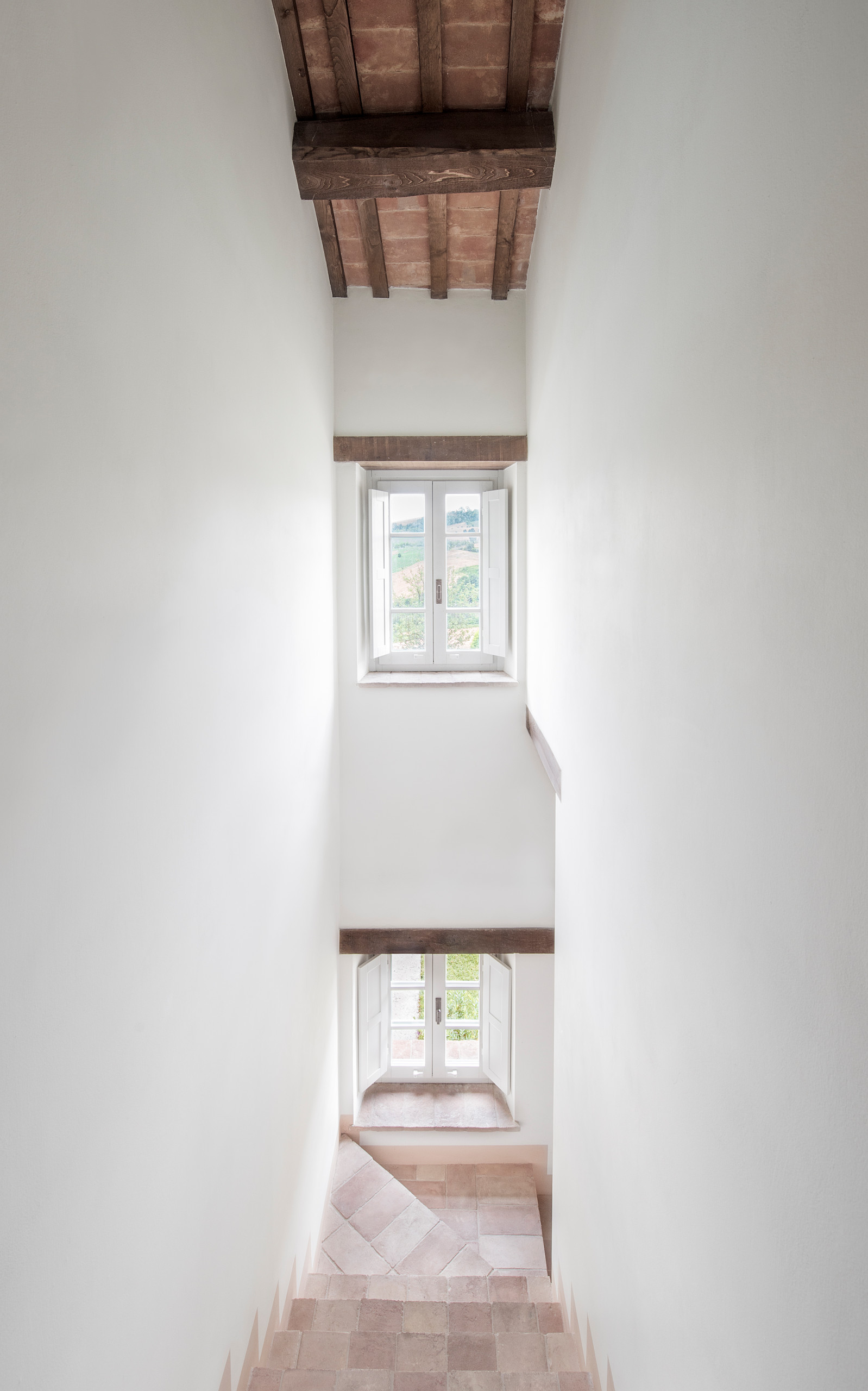 Houzz Италия: Как переделать старый деревенский дом в современную виллу