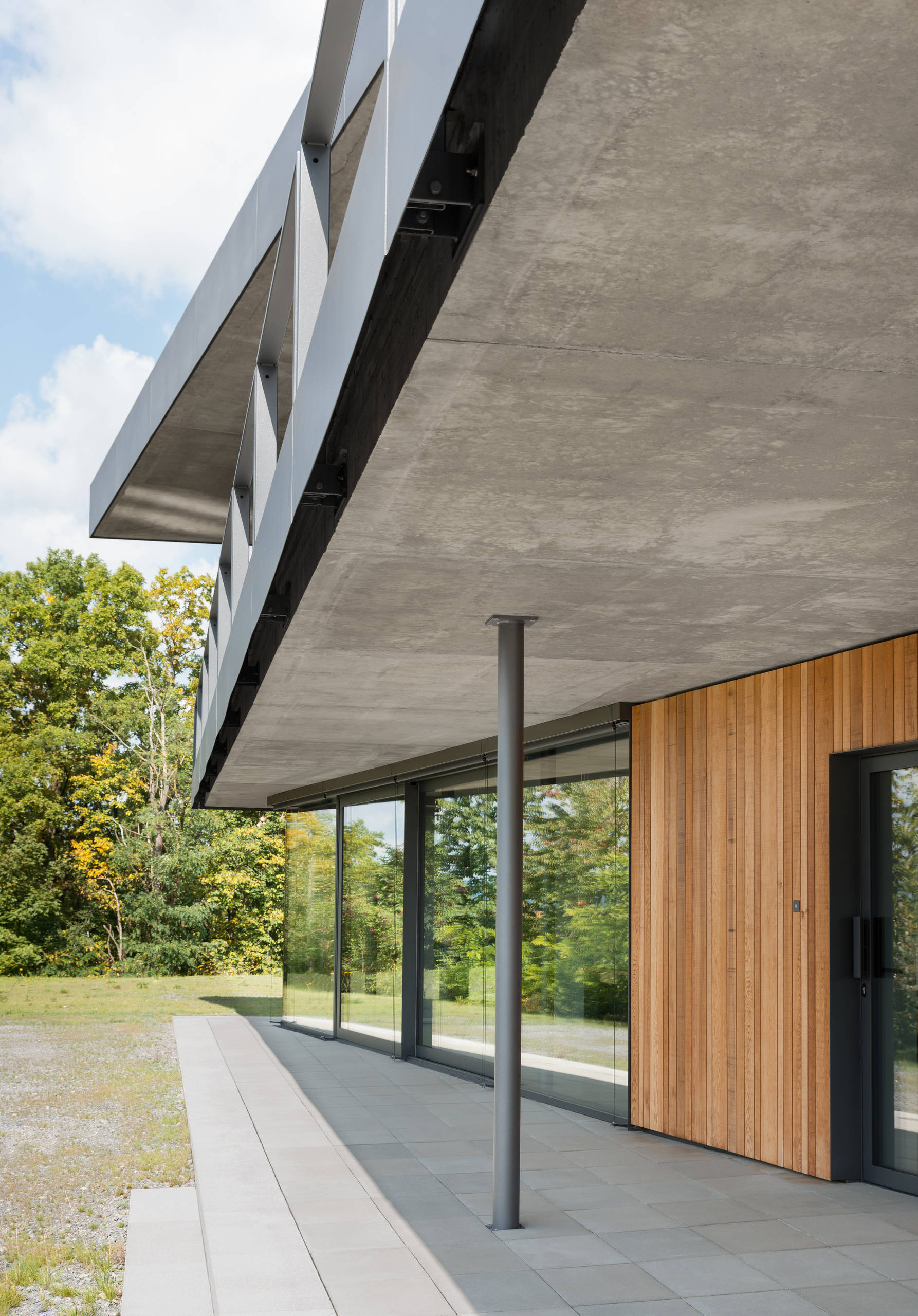 Houzz Германия: Дом с бассейном на склоне холма