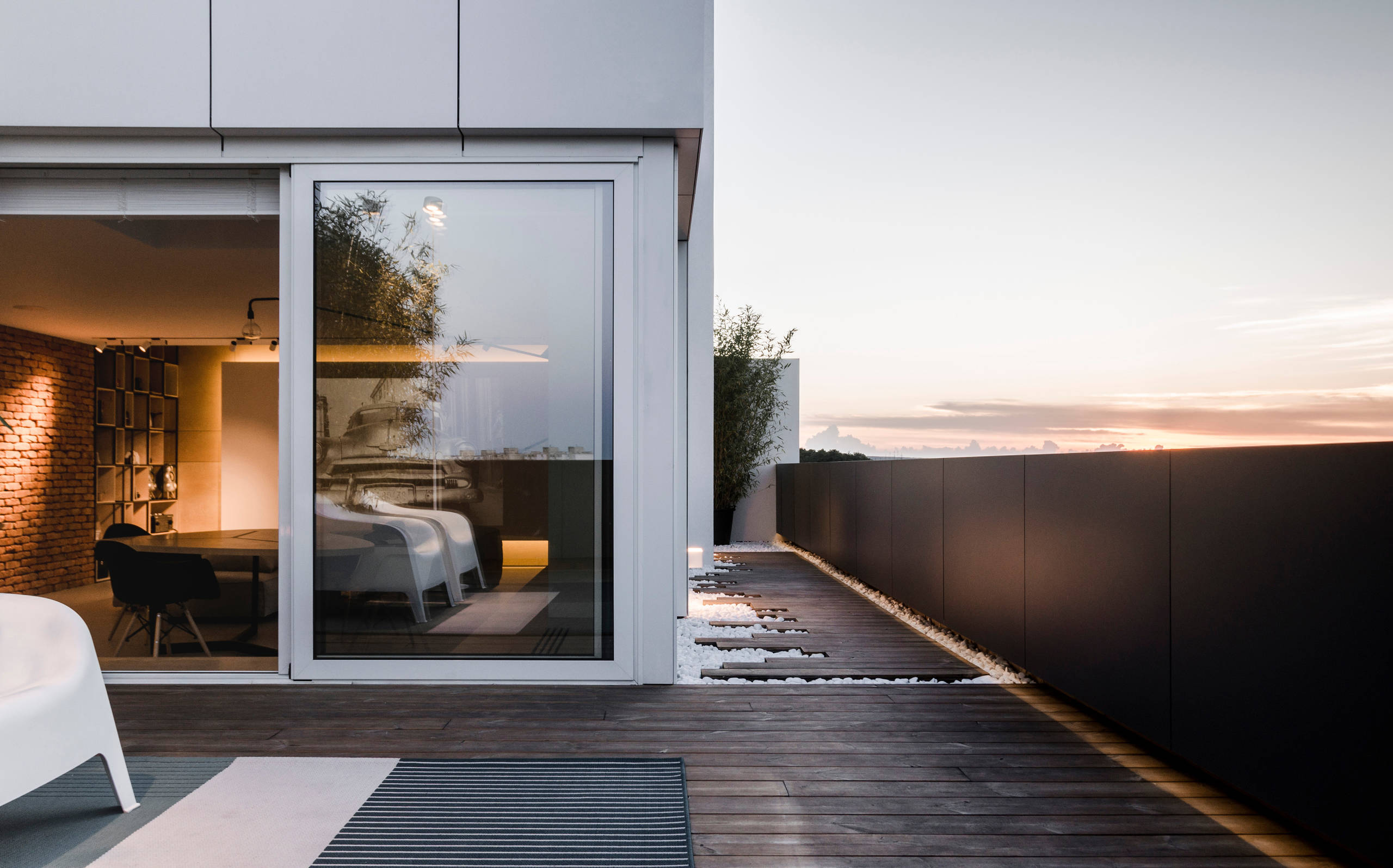 Houzz Молдавия: Пентхаус с настоящим деревом в спальне