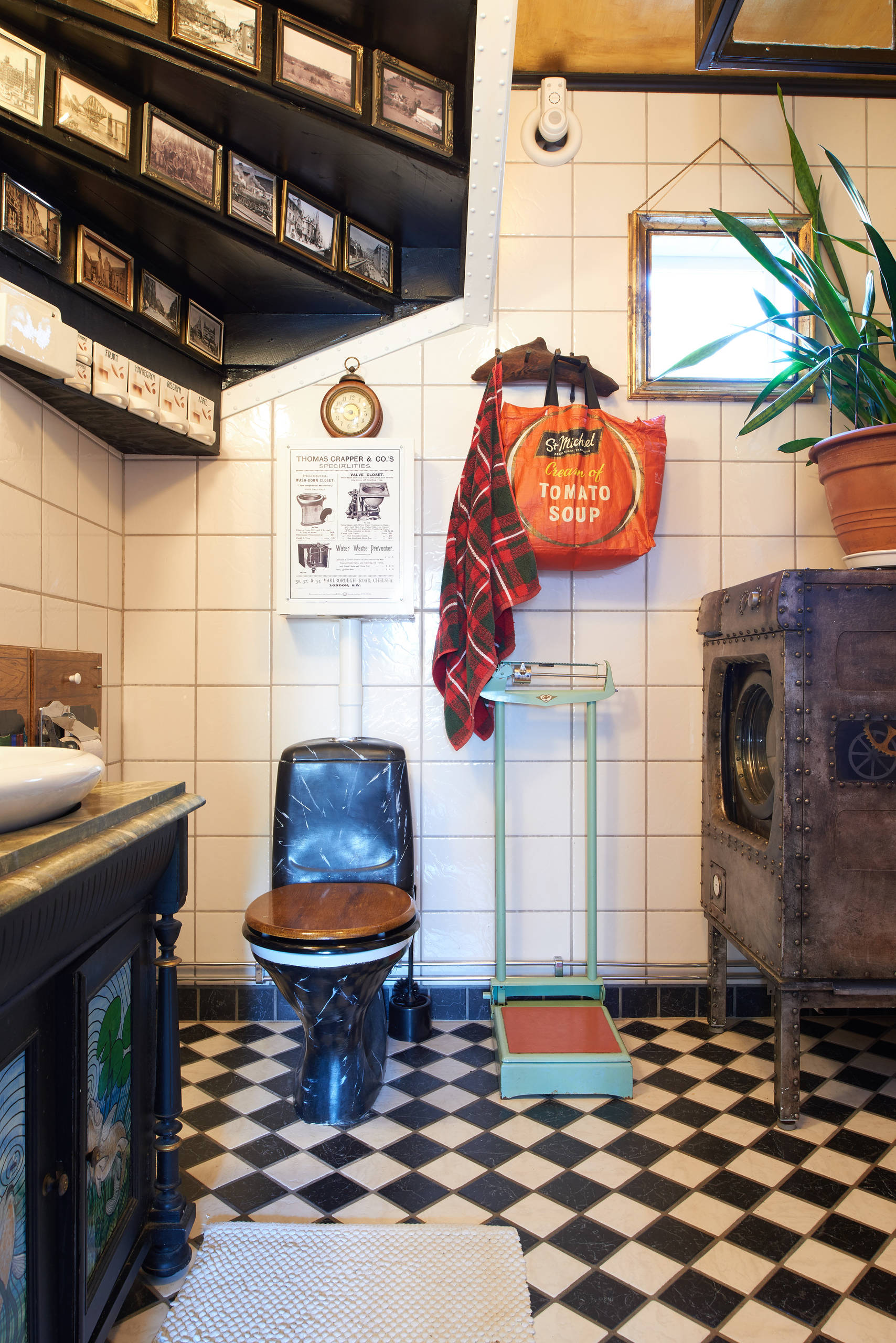 Houzz Швеция: Дом с картинами на... потолке