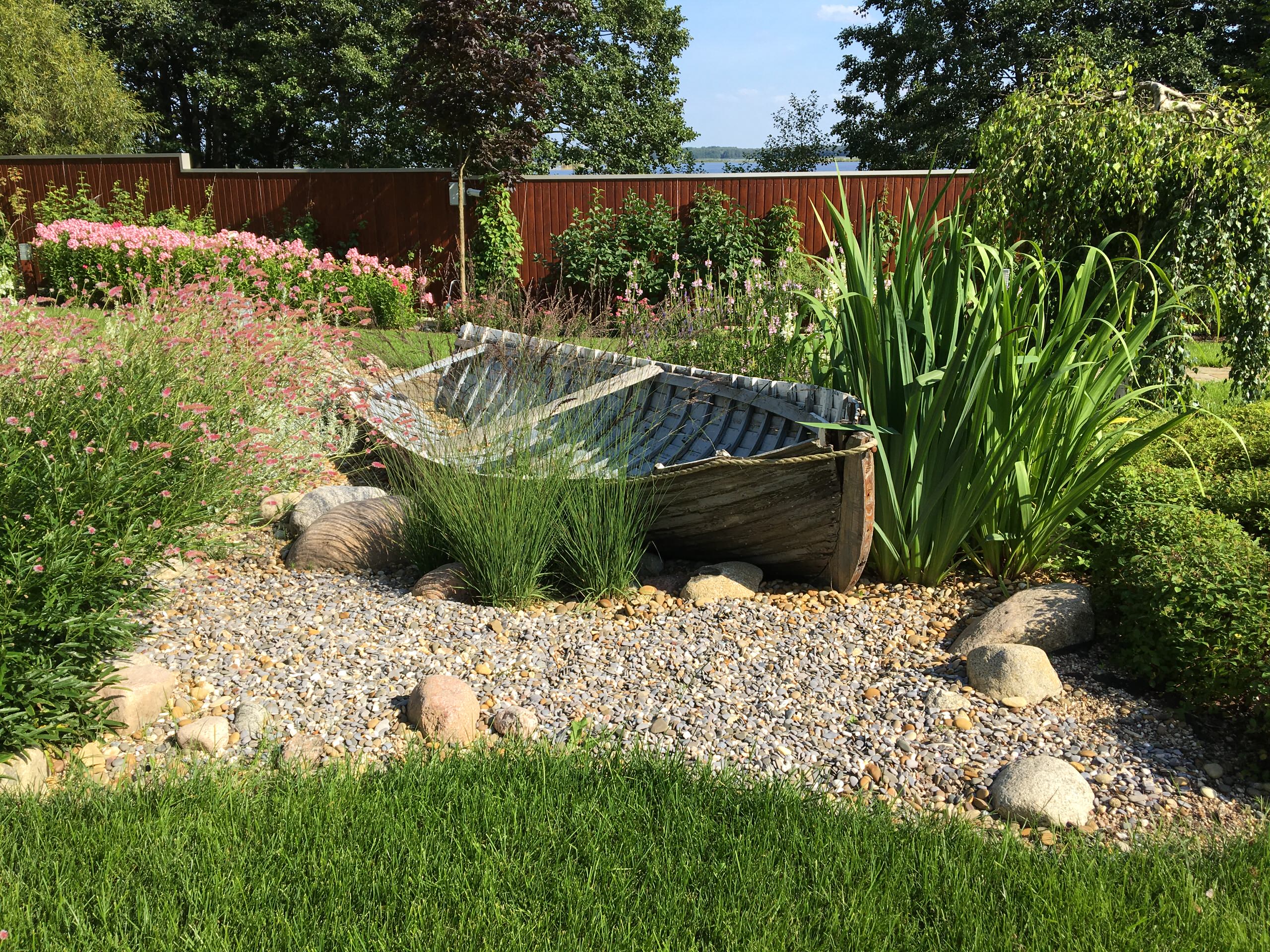 Цветы на даче: 9 стратегий дизайна клумбы