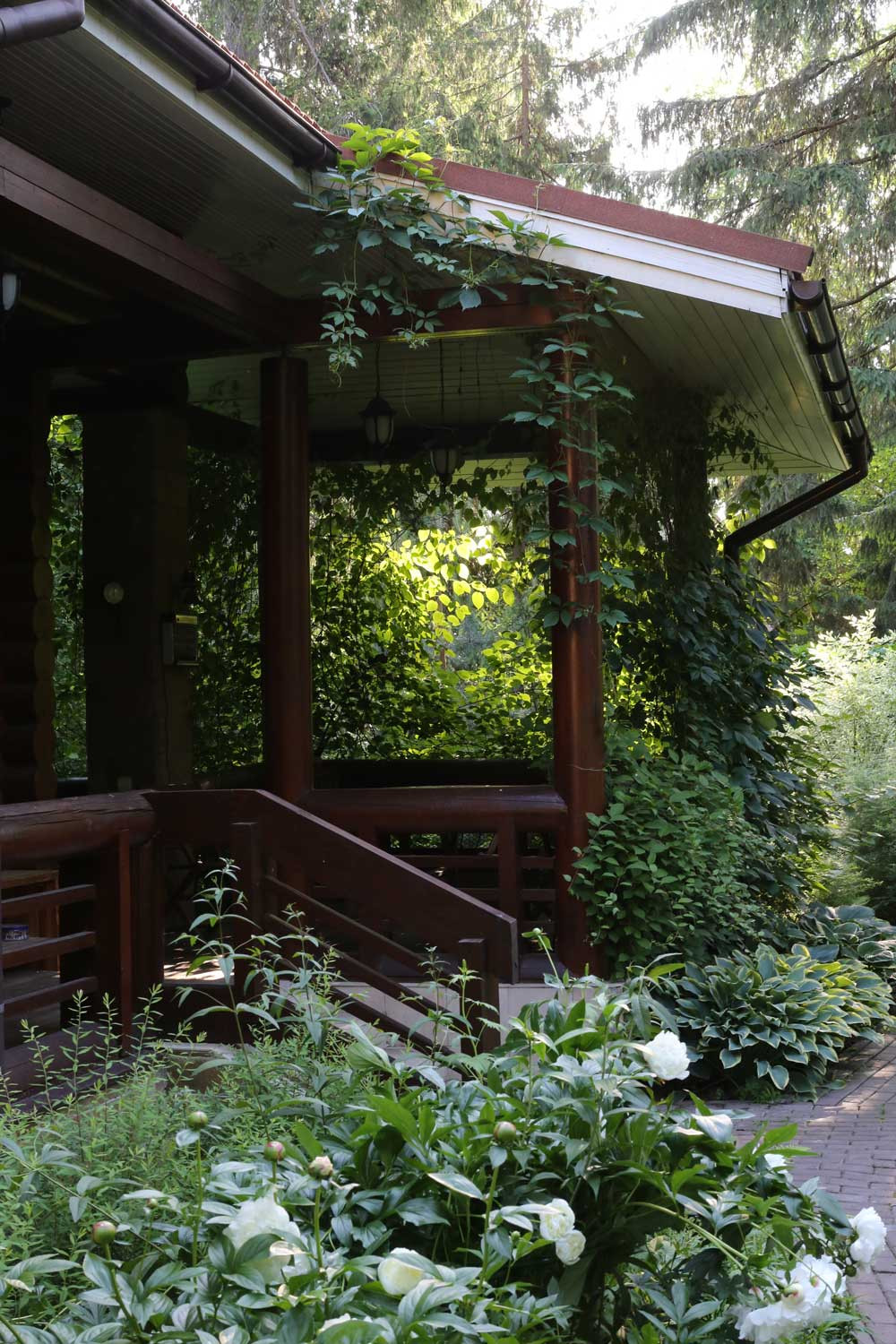 Хороший вопрос: Зачем дому крыльцо?