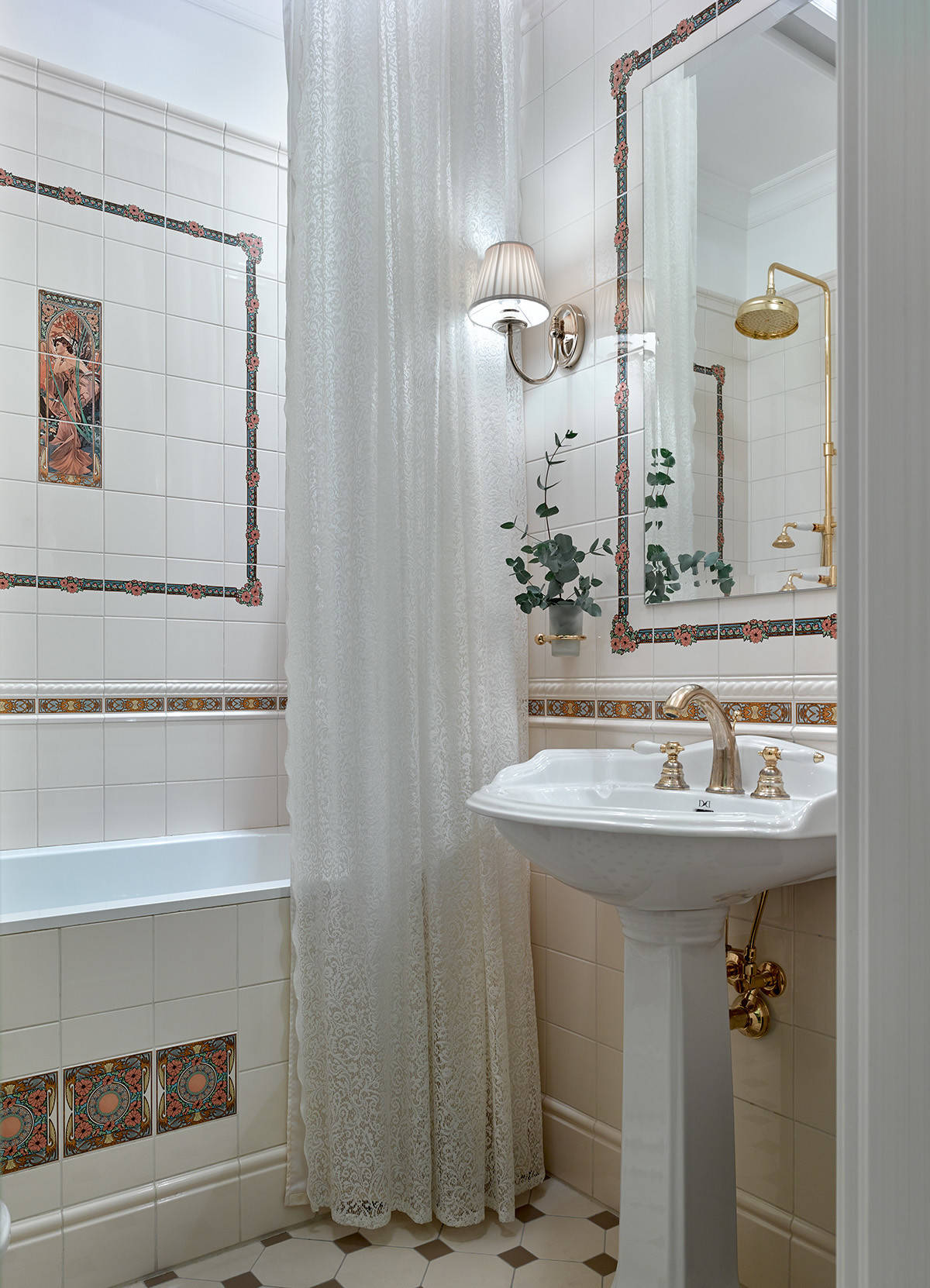 Houzz тур: Классическая квартира в насыщенных тонах