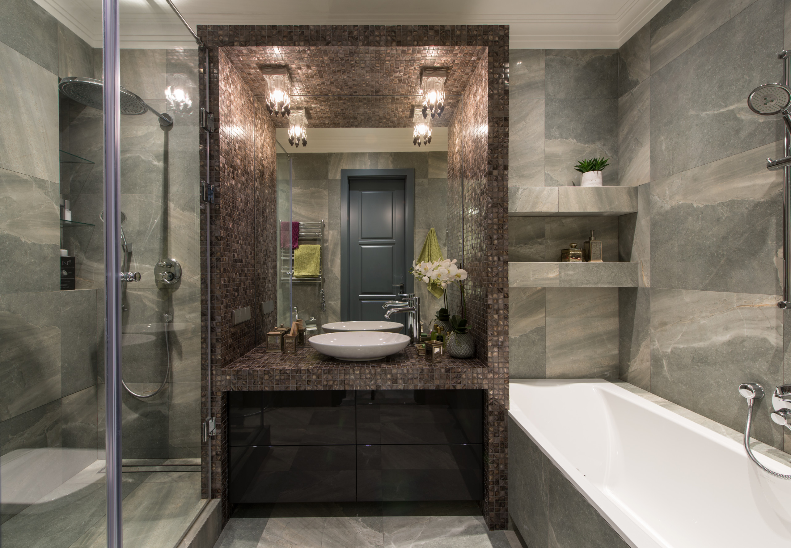 Houzz тур: Кашпо Родриго и керамогранит в спальне для молодой семьи