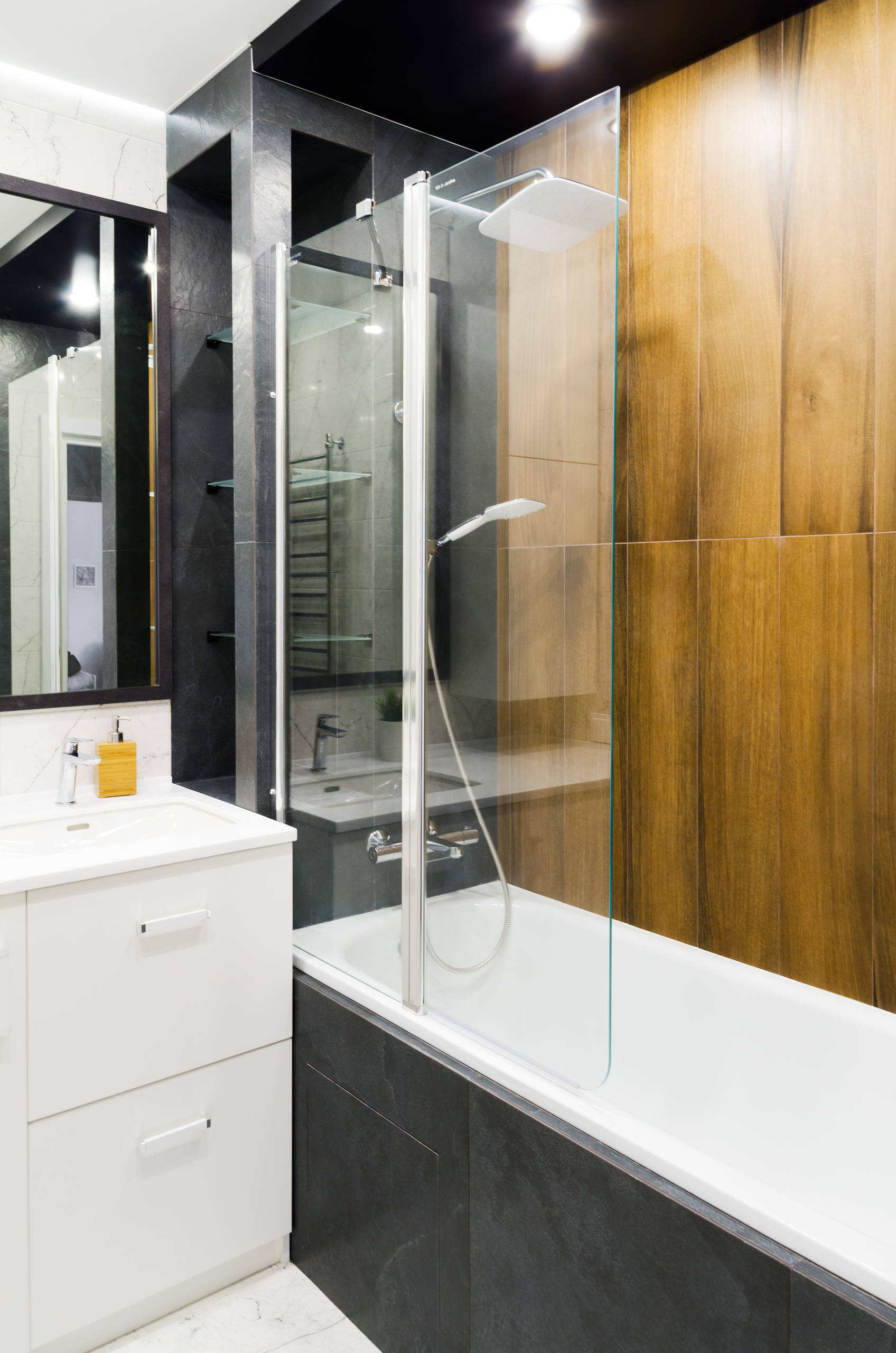 Houzz тур: Квартира в Белгороде с керамогранитом на стенах