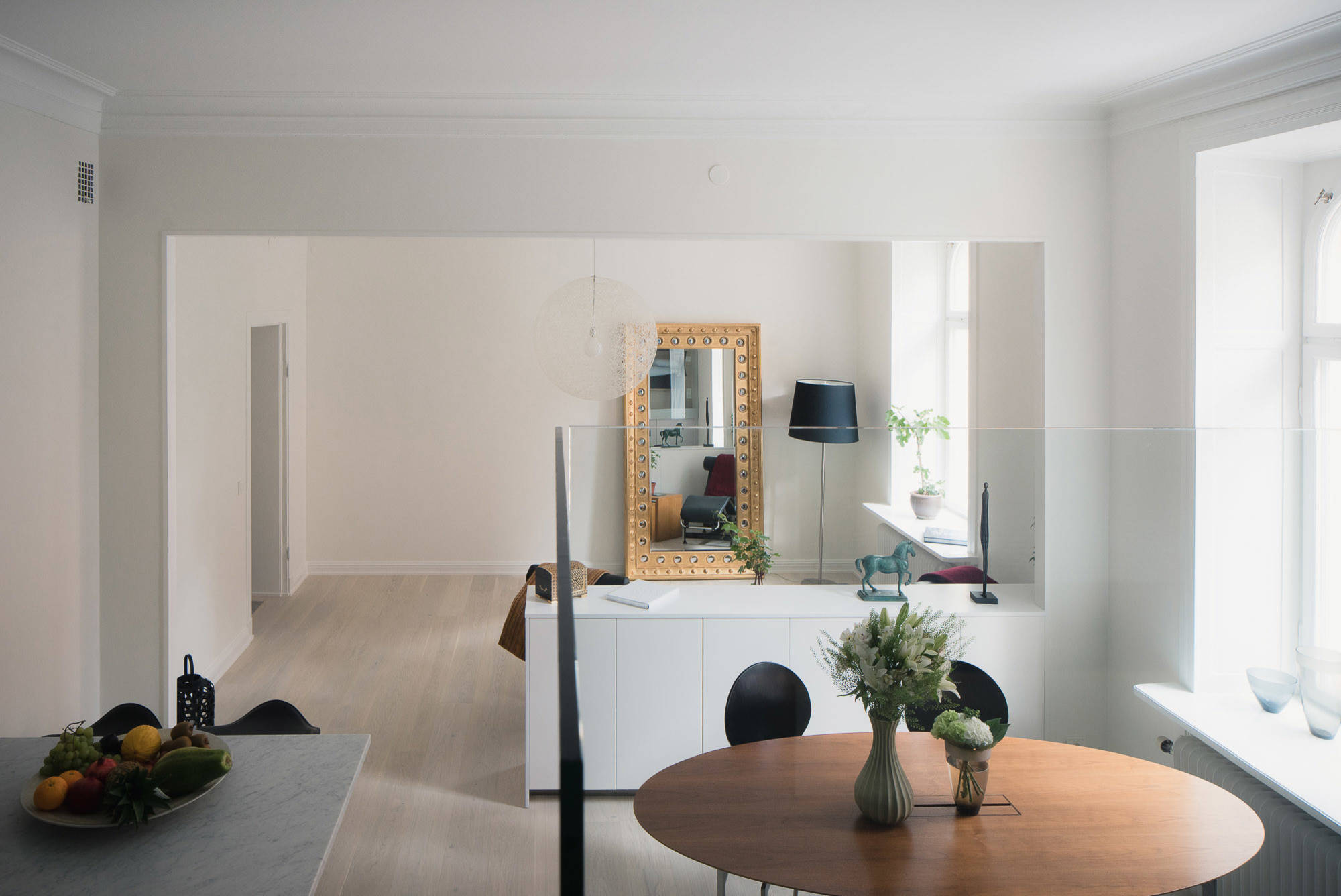 Houzz Швеция: Офис в Стокгольме, который превратился в мини-квартиру