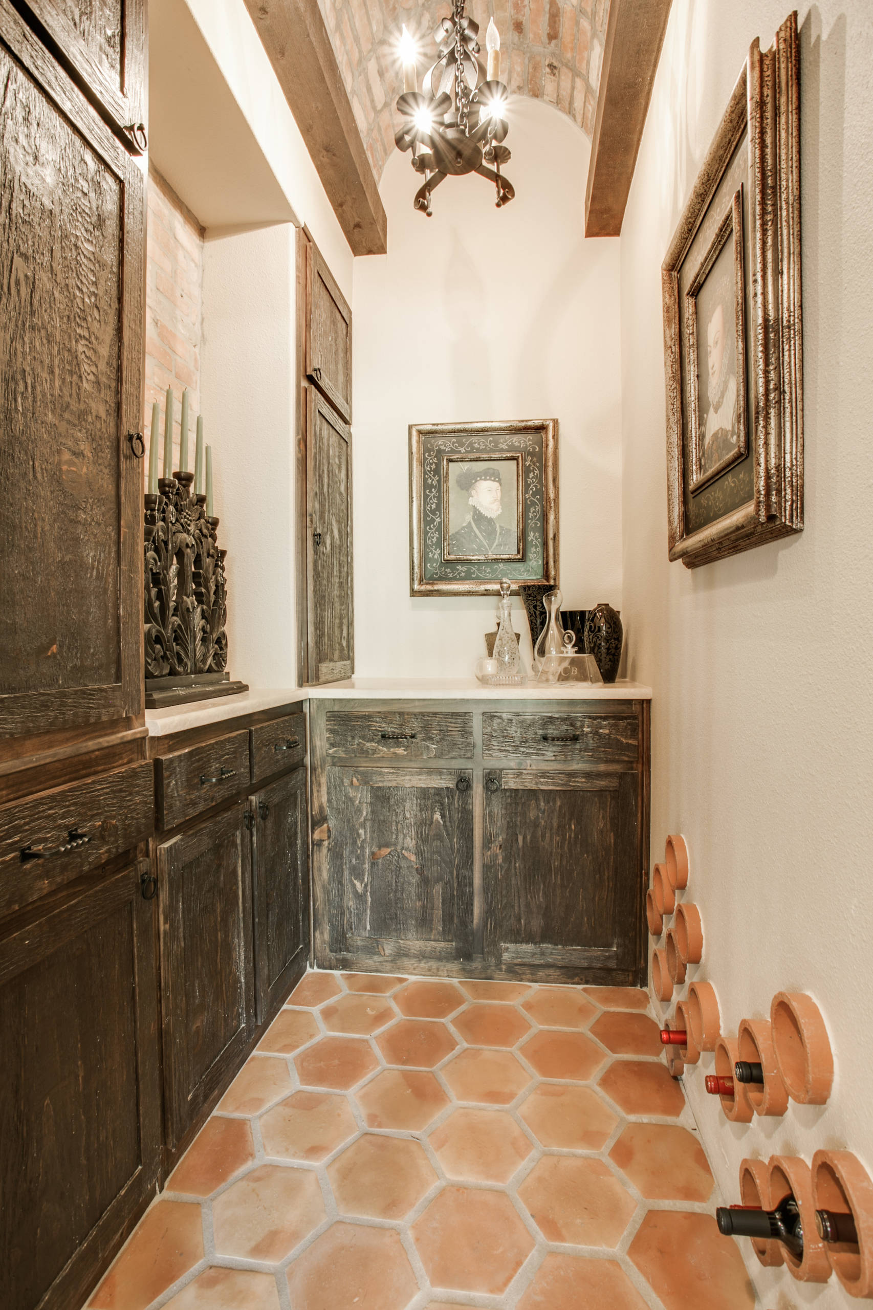 Обожженная земля: Почему мы любим терракотовую плитку и советуем ее вам