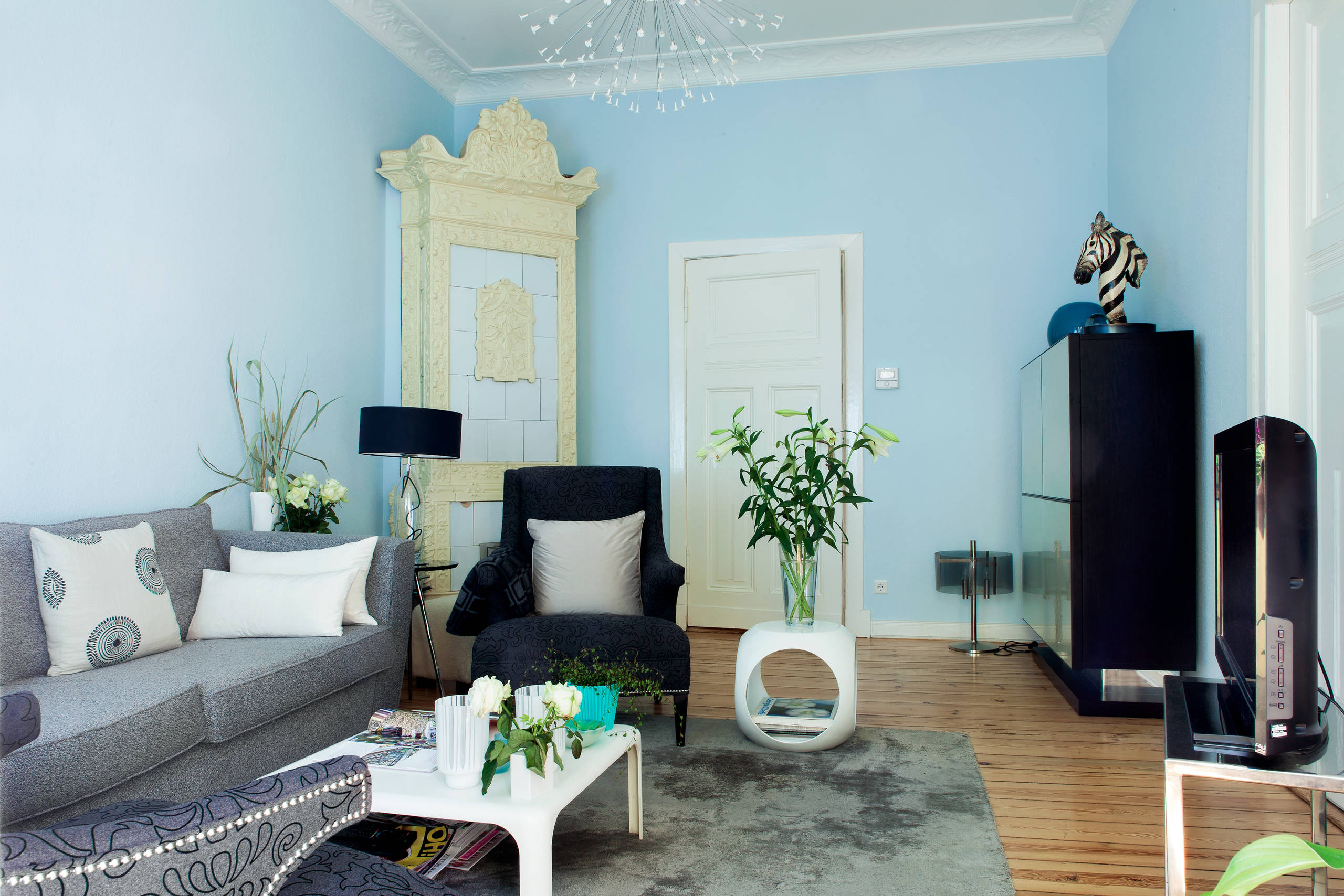 Houzz Германия: Берлинская лазурь в квартире художницы