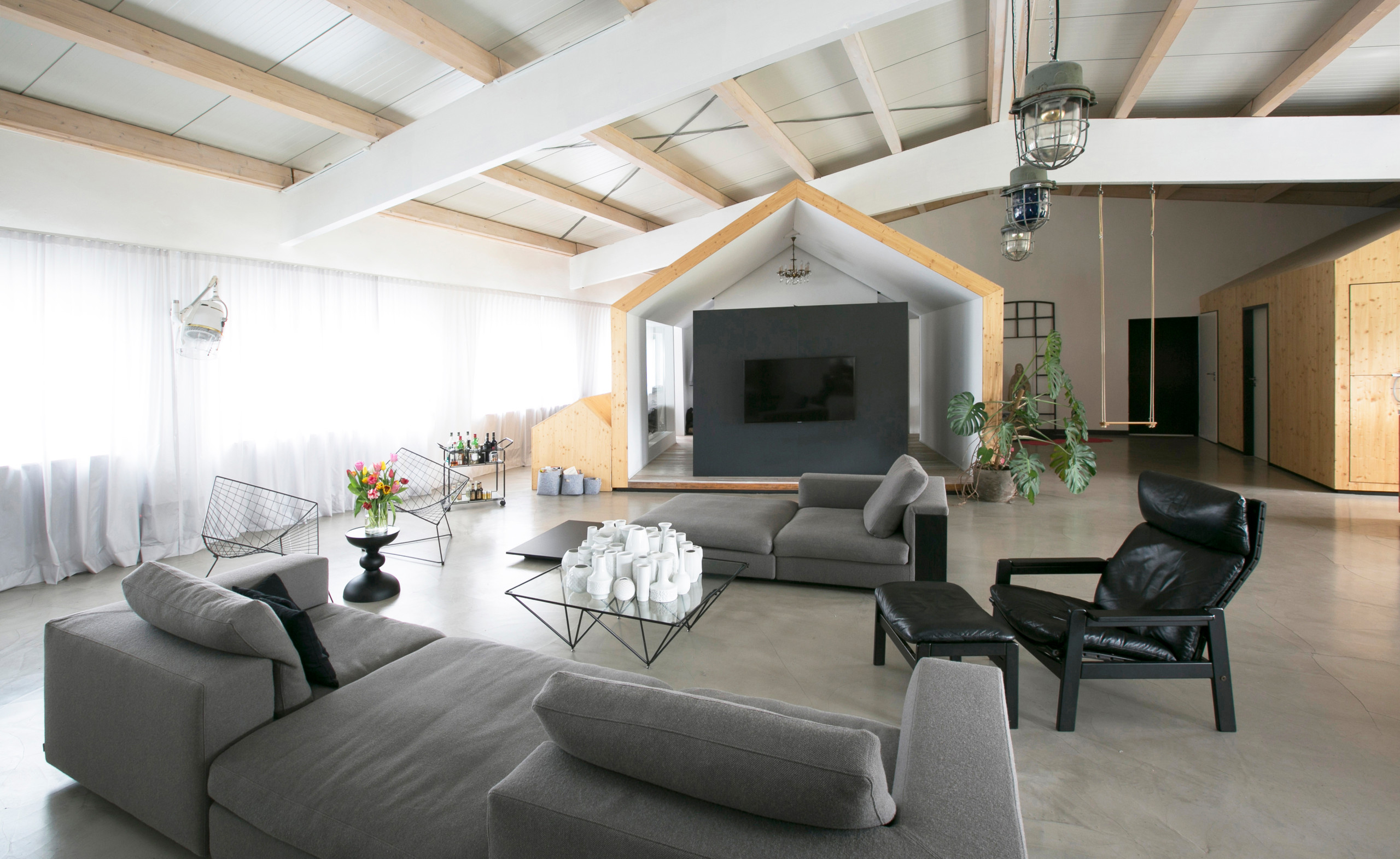 Архитектура: 5 проектов, где новый дом строили... внутри старого