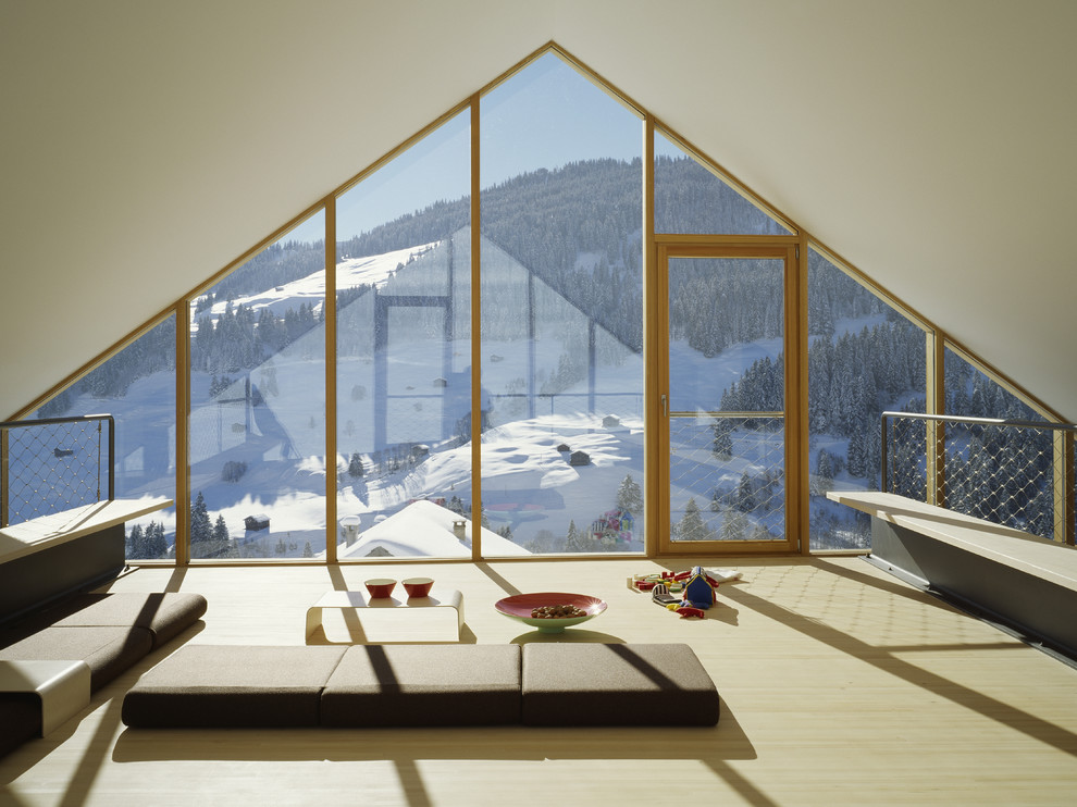Houzz Швейцария: Дом в Альпах с пандусами вместо лестниц