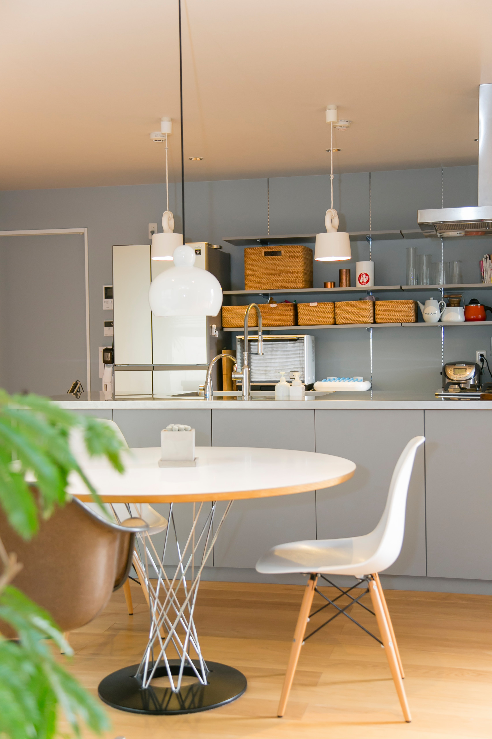 Houzz Япония: Дом арт-директора для семьи и друзей